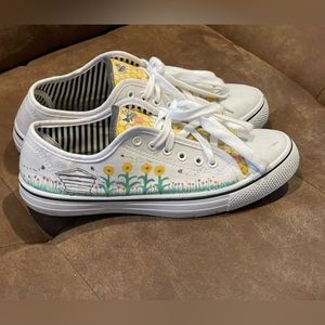 Unique Hand Designed Bee Spring Garden Theme Canvas Shoes Womens Size 10